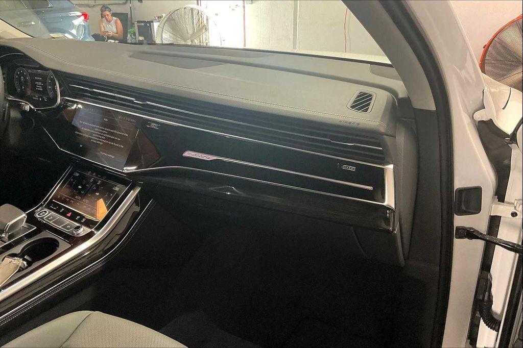 new 2025 Audi Q7 car, priced at $76,190