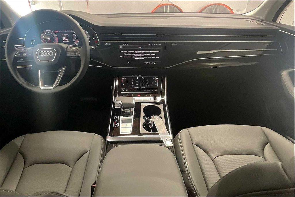 new 2025 Audi Q7 car, priced at $76,190