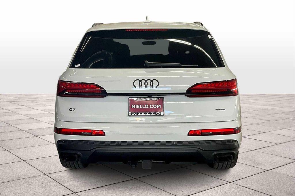 new 2025 Audi Q7 car, priced at $76,190