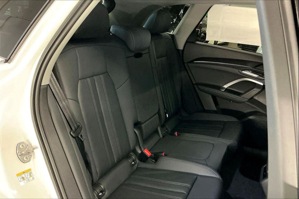 new 2025 Audi Q5 car, priced at $55,580