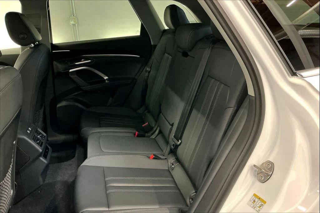new 2025 Audi Q5 car, priced at $55,580