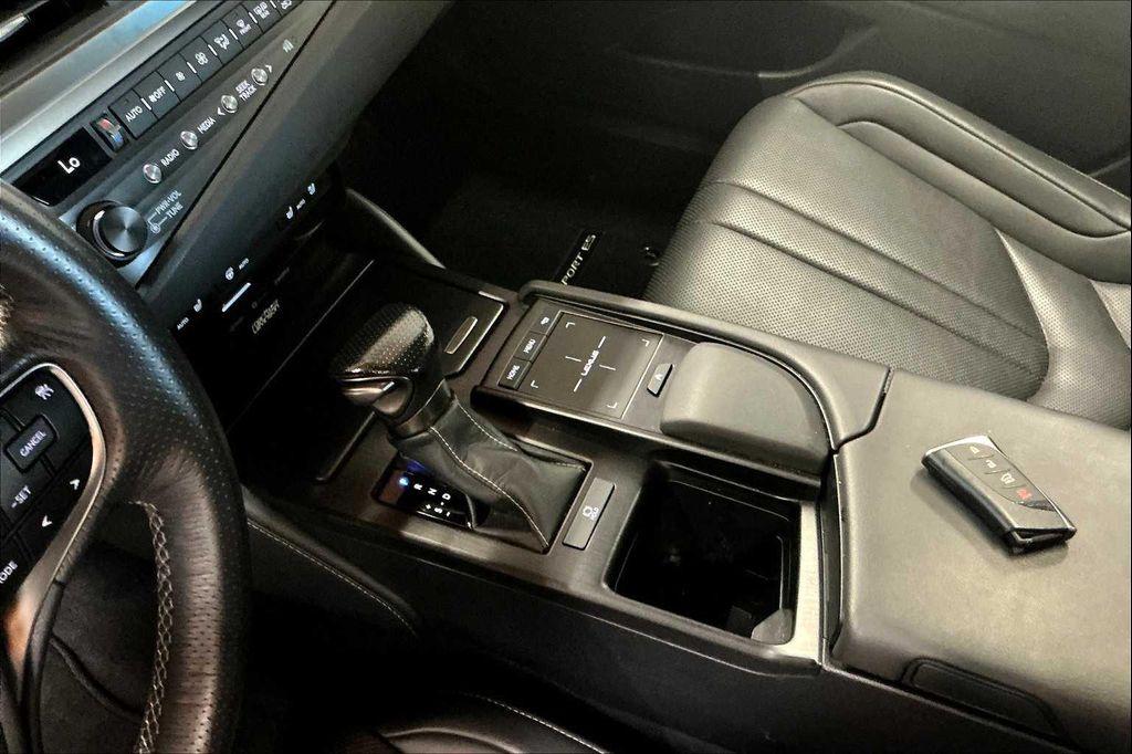 used 2019 Lexus ES 350 car, priced at $30,294