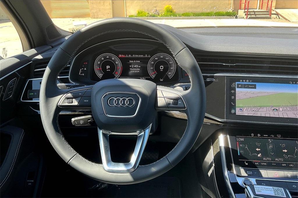 new 2025 Audi Q7 car, priced at $67,940