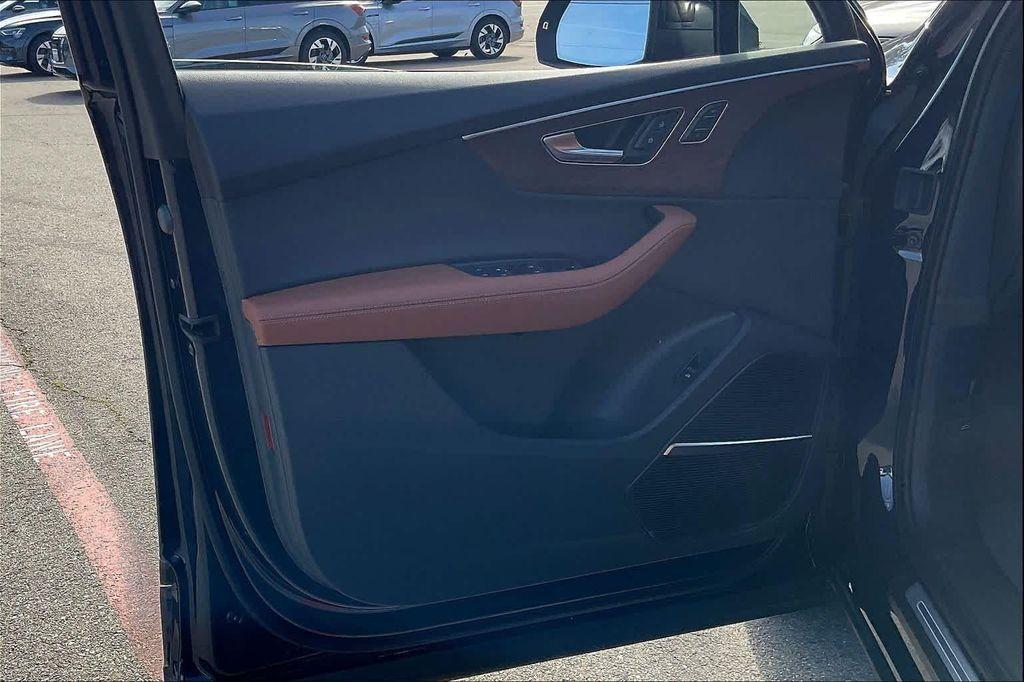 new 2026 Audi Q7 car, priced at $81,035