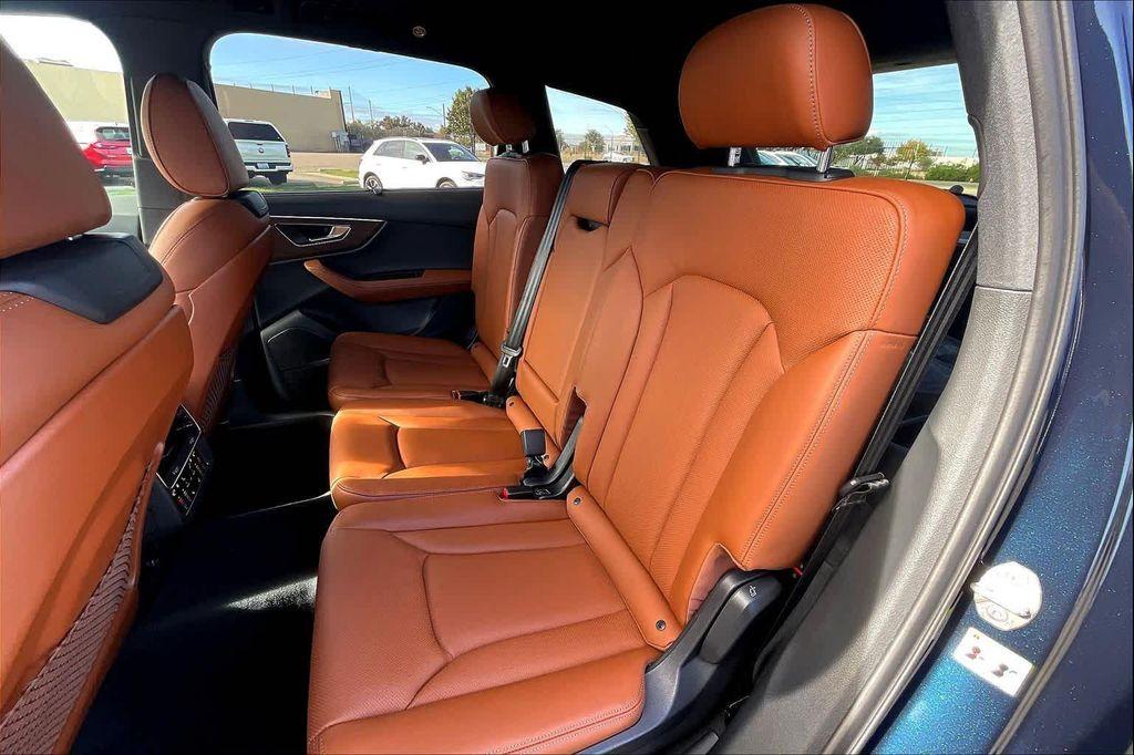 new 2026 Audi Q7 car, priced at $81,035