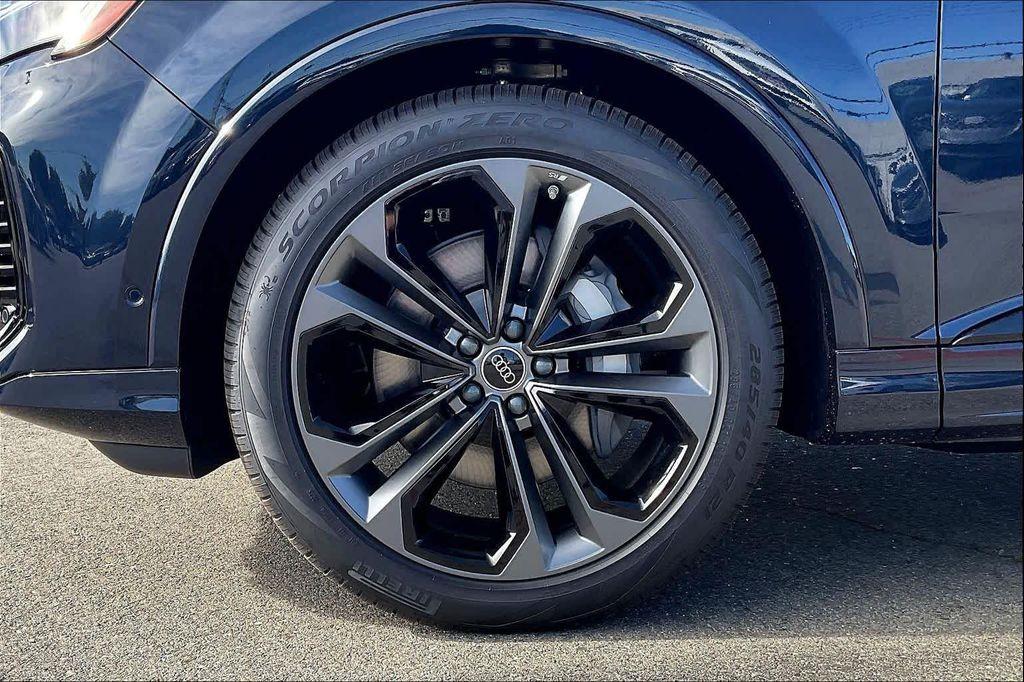 new 2026 Audi Q7 car, priced at $81,035