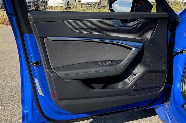 new 2025 Audi RS 6 Avant car, priced at $151,296