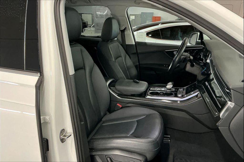used 2022 Audi Q7 car, priced at $38,158