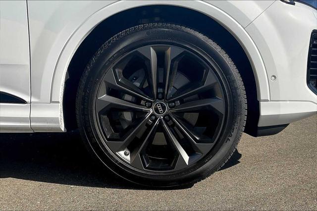 new 2025 Audi Q7 car, priced at $84,260