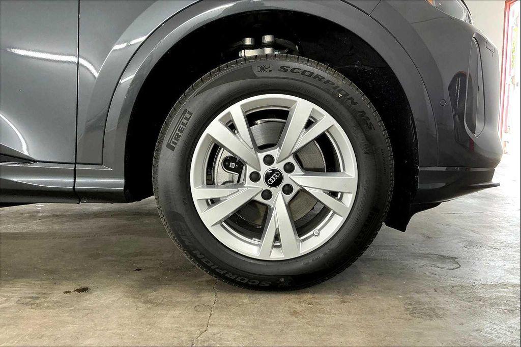 new 2025 Audi Q5 car, priced at $55,540