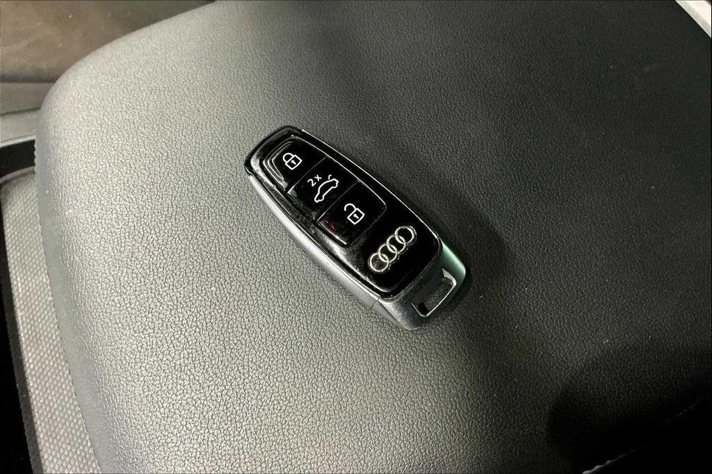 used 2023 Audi Q7 car, priced at $44,050