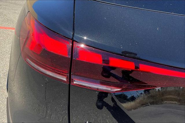 new 2025 Audi Q6 e-tron car, priced at $69,675