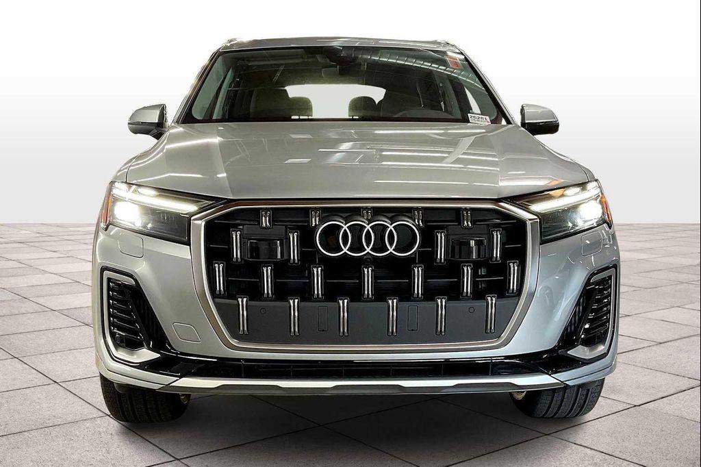 new 2025 Audi Q7 car, priced at $67,090