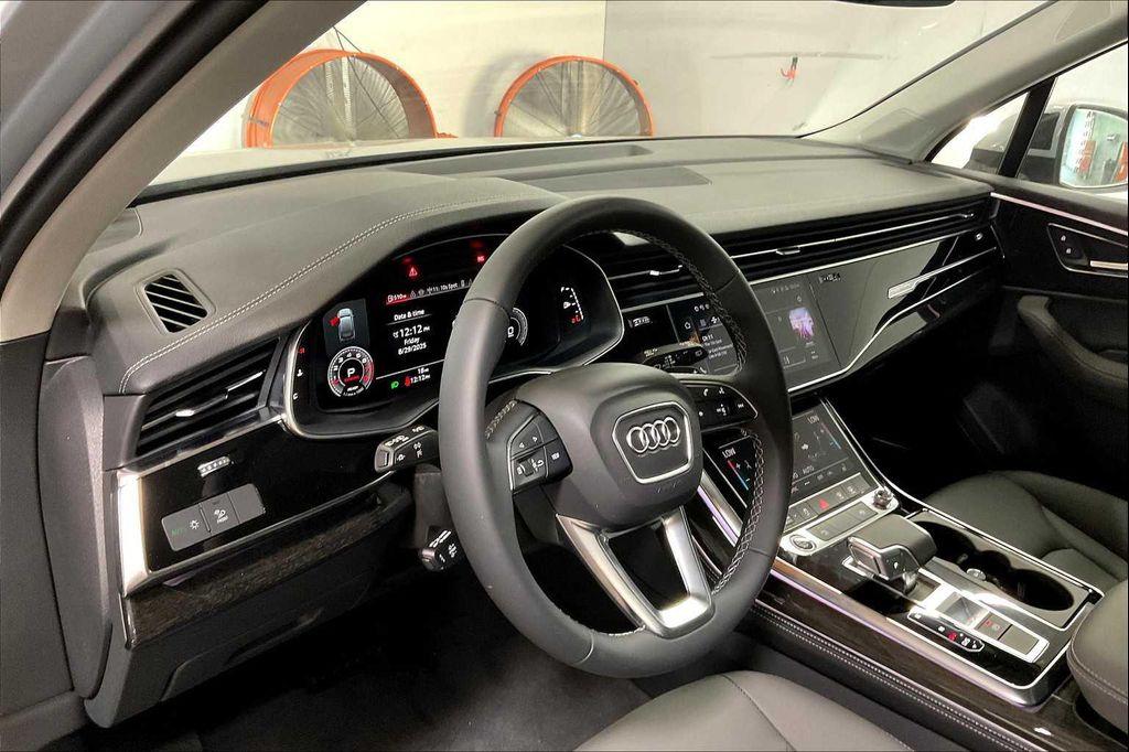 new 2025 Audi Q7 car, priced at $67,090