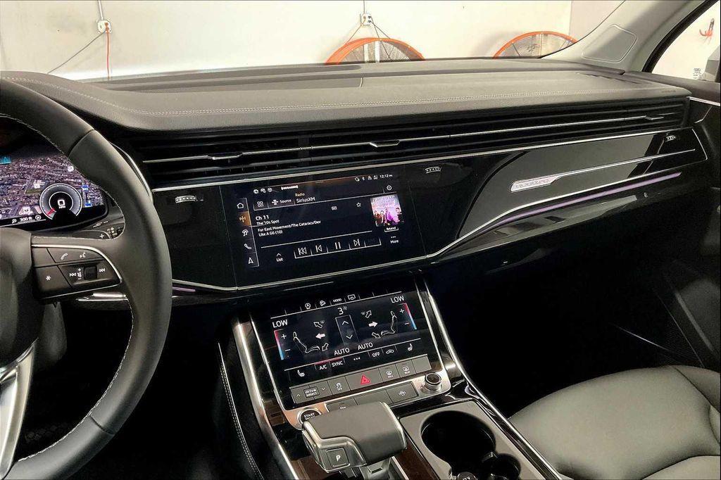 new 2025 Audi Q7 car, priced at $67,090
