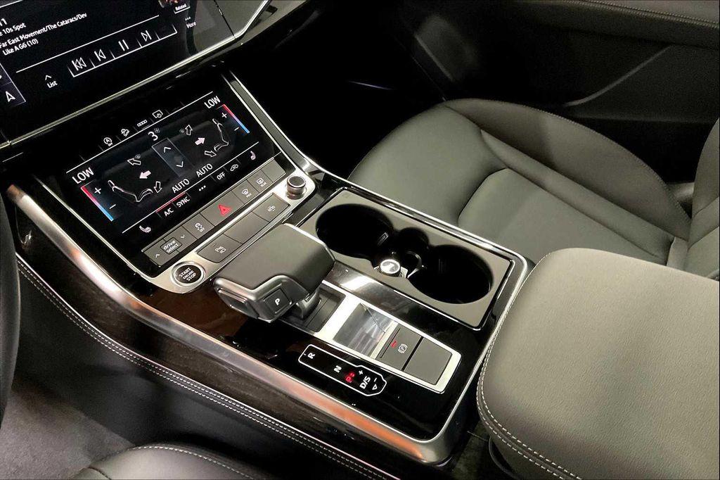 new 2025 Audi Q7 car, priced at $67,090