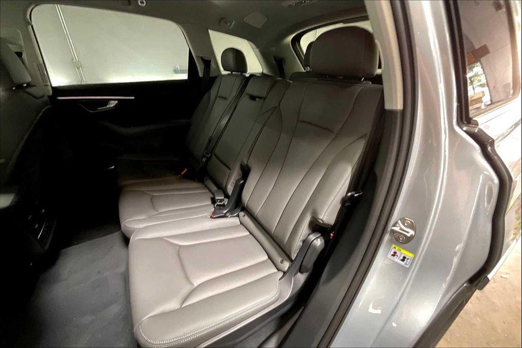 new 2025 Audi Q7 car, priced at $67,090