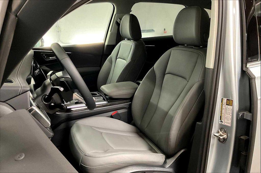 new 2025 Audi Q7 car, priced at $67,090