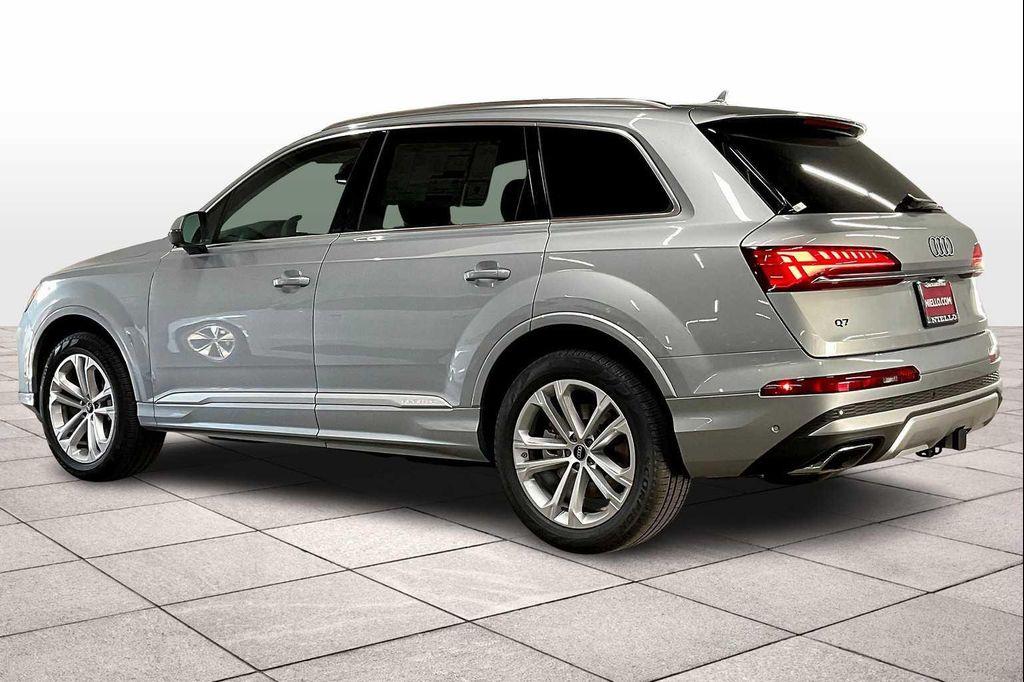 new 2025 Audi Q7 car, priced at $67,090