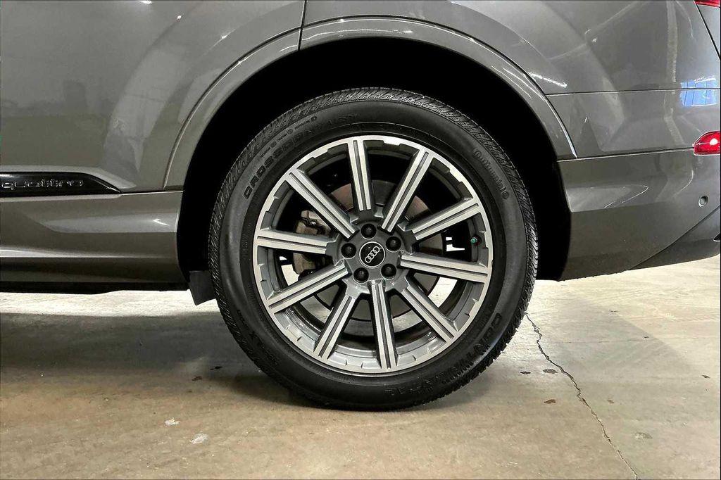 used 2022 Audi Q7 car, priced at $31,400
