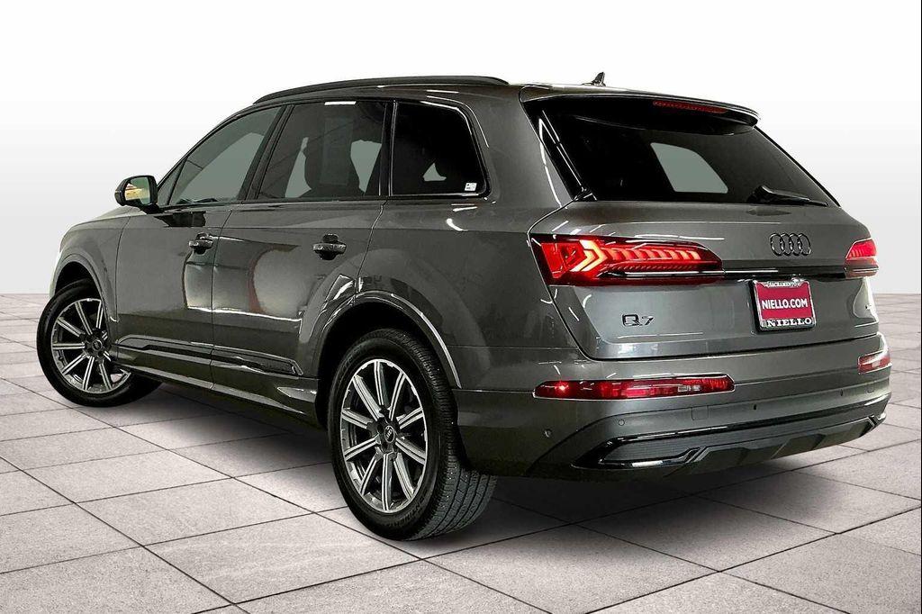 used 2022 Audi Q7 car, priced at $31,400