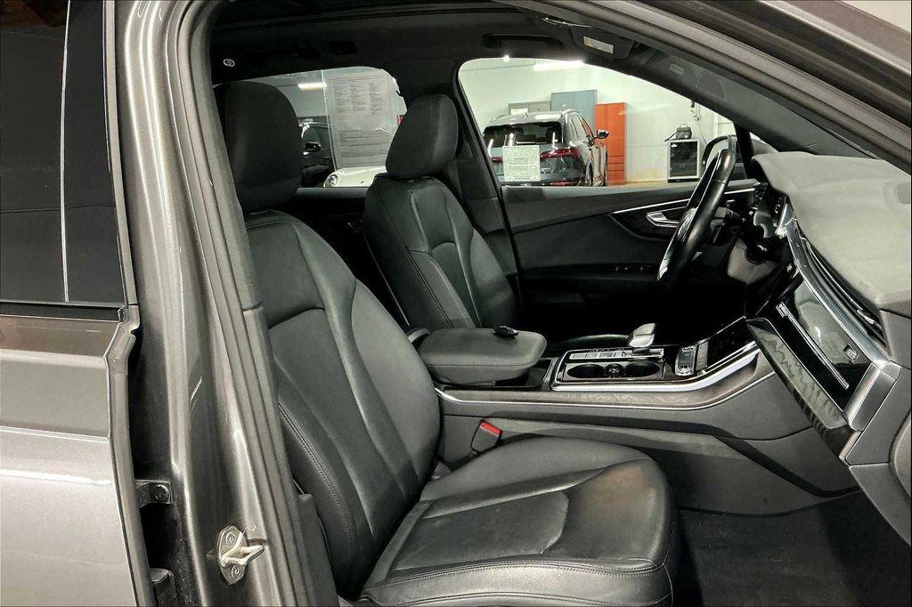 used 2022 Audi Q7 car, priced at $31,400