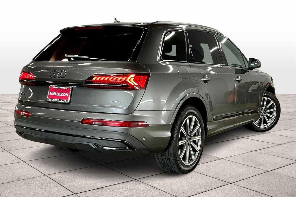 used 2022 Audi Q7 car, priced at $31,400