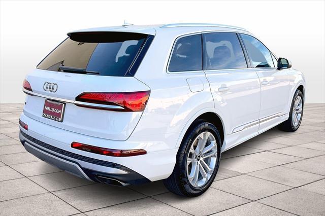 new 2025 Audi Q7 car, priced at $62,795