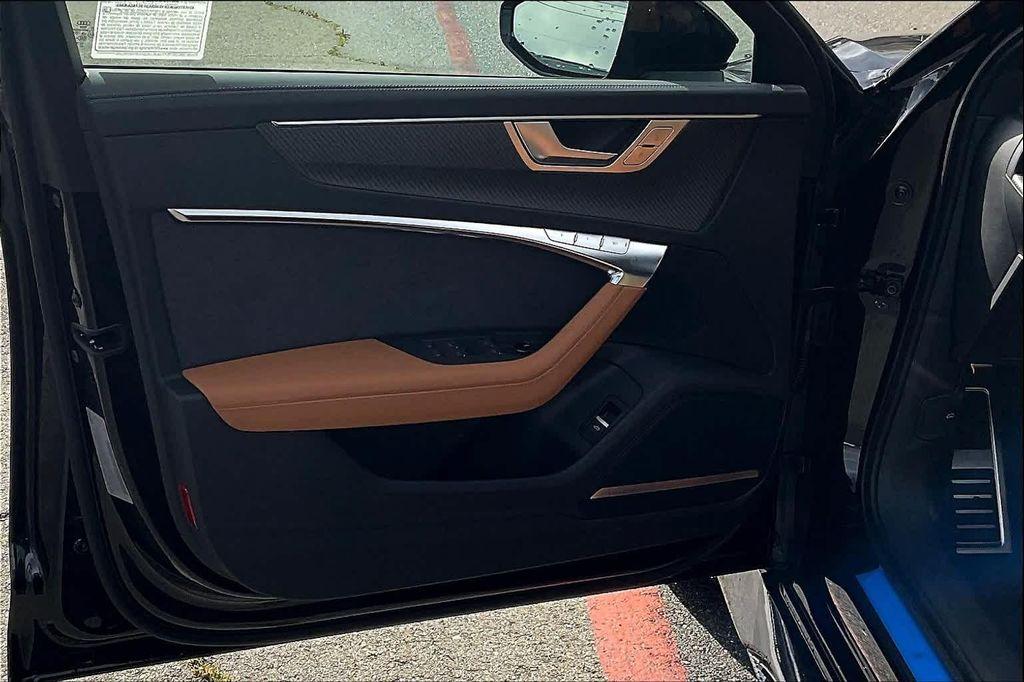 new 2025 Audi RS 6 Avant car, priced at $140,390