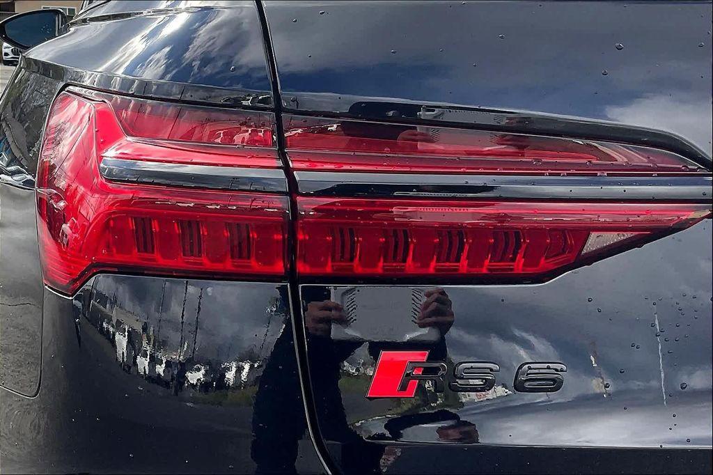 new 2025 Audi RS 6 Avant car, priced at $140,390