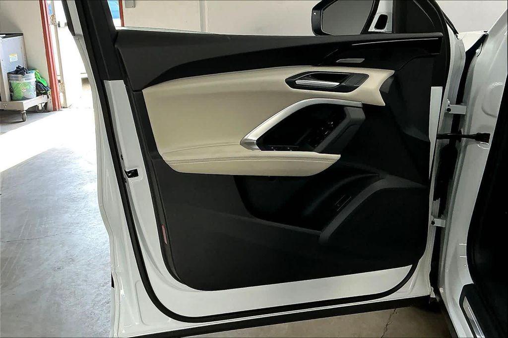 new 2025 Audi Q5 car, priced at $59,640