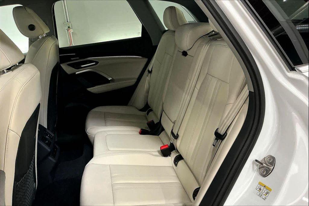 new 2025 Audi Q5 car, priced at $59,640