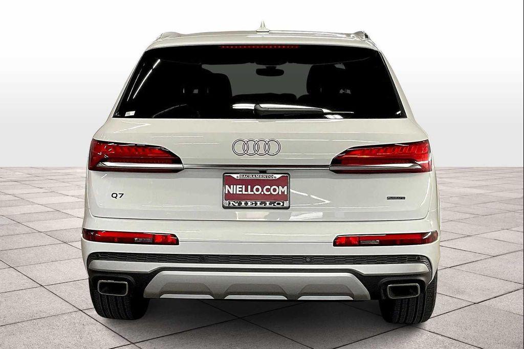 new 2025 Audi Q7 car, priced at $67,095