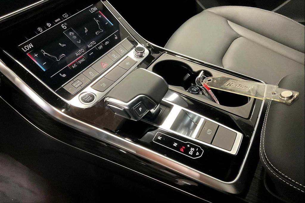 new 2025 Audi Q7 car, priced at $67,095