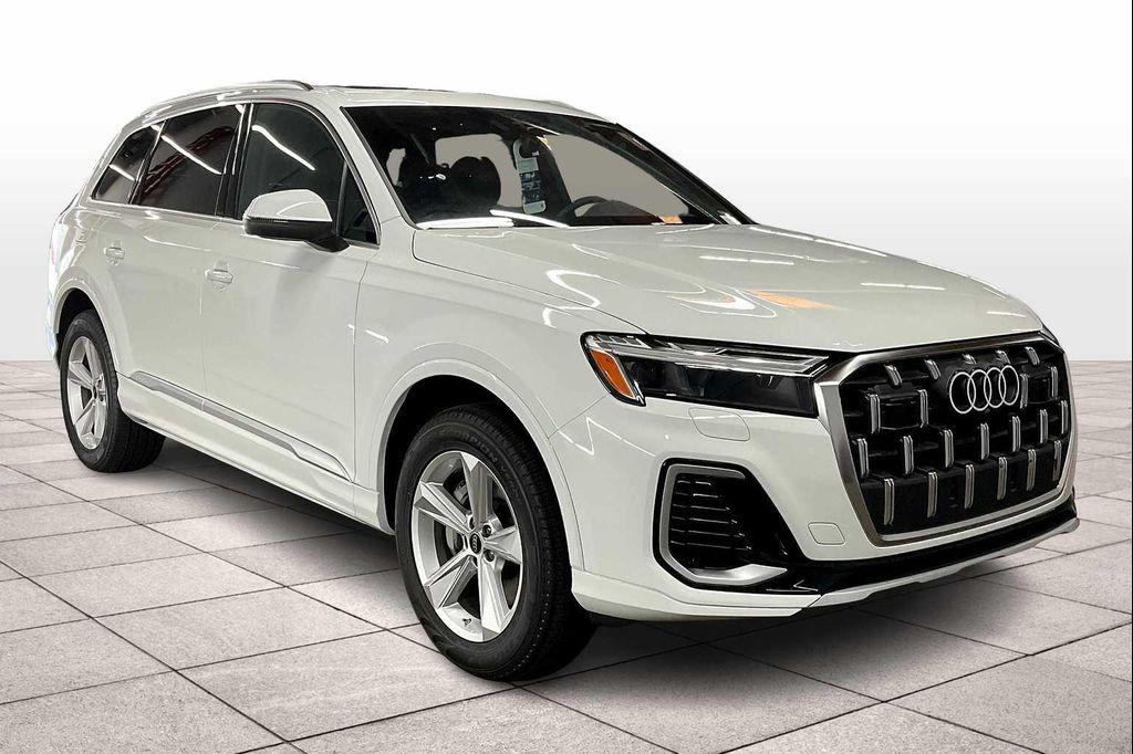 new 2025 Audi Q7 car, priced at $67,095