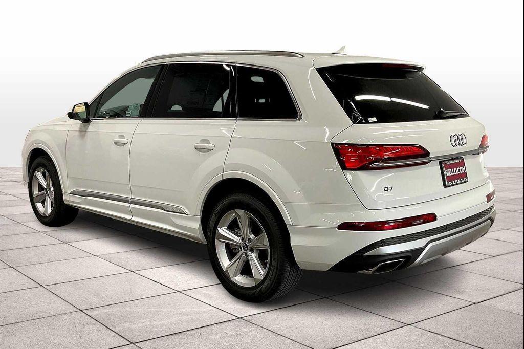 new 2025 Audi Q7 car, priced at $67,095