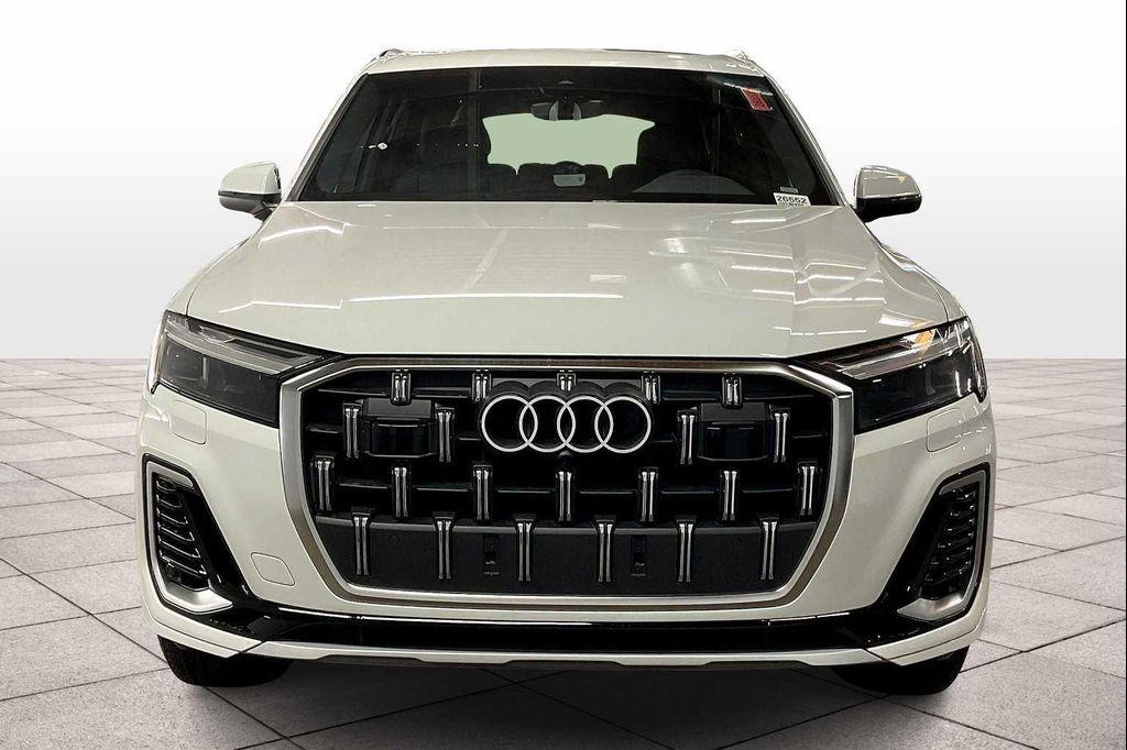 new 2025 Audi Q7 car, priced at $67,095