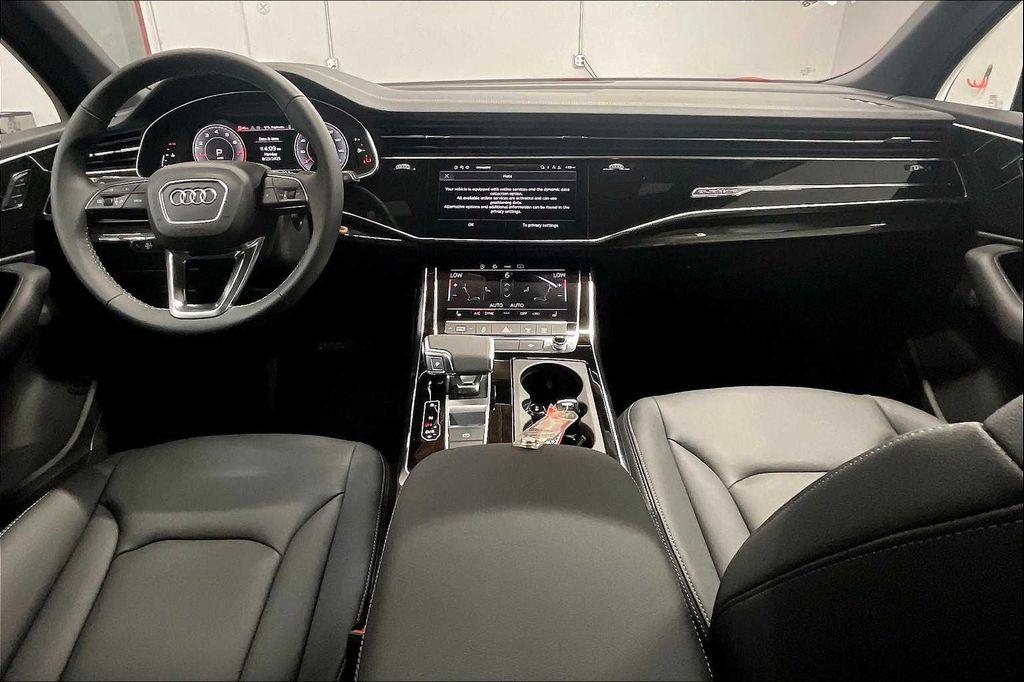new 2025 Audi Q7 car, priced at $67,095
