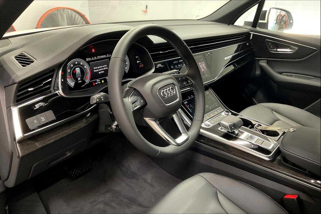 new 2025 Audi Q7 car, priced at $67,095