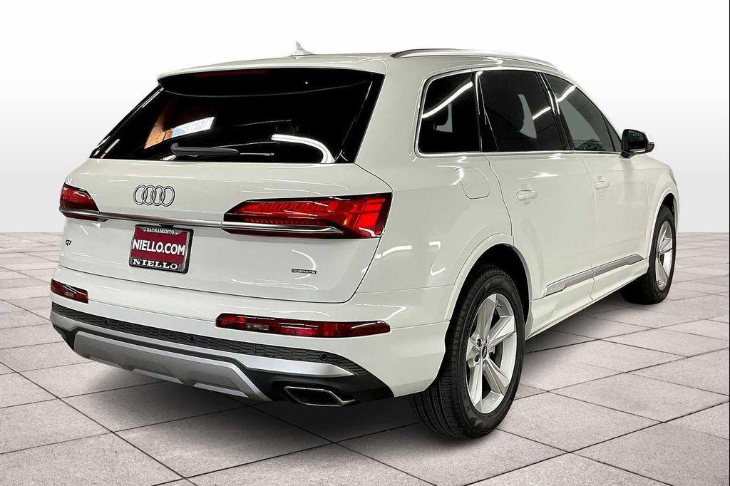 new 2025 Audi Q7 car, priced at $67,095