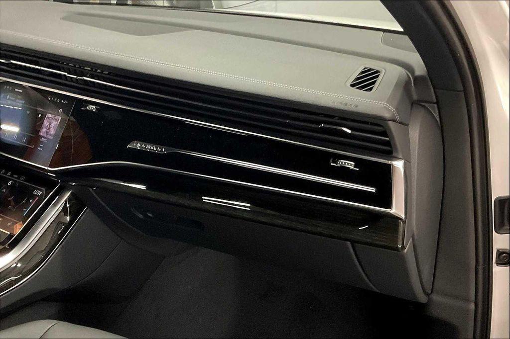 new 2025 Audi Q7 car, priced at $67,095