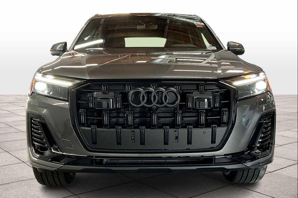 new 2025 Audi Q7 car, priced at $64,190