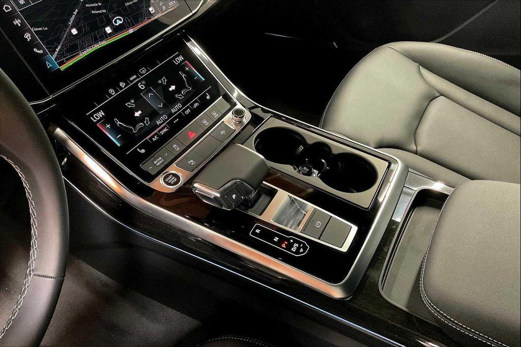 new 2025 Audi Q7 car, priced at $64,190