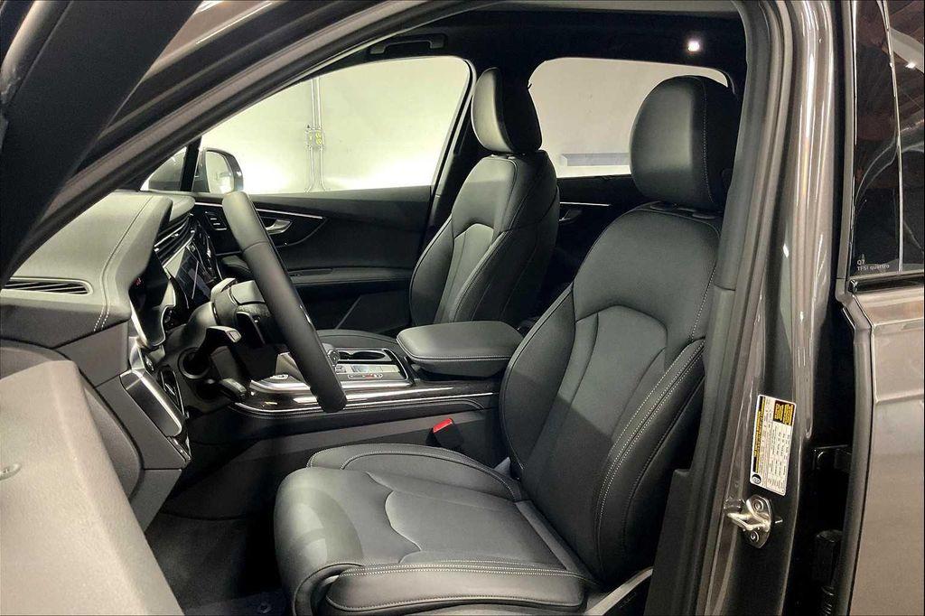 new 2025 Audi Q7 car, priced at $85,850