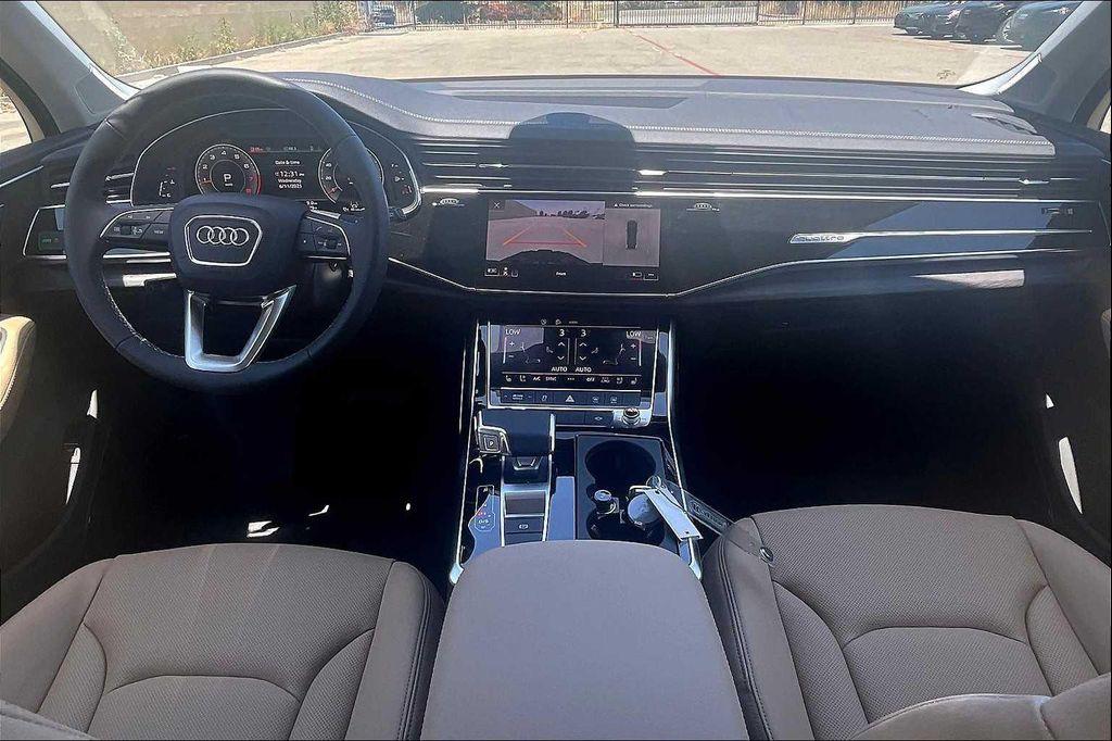 new 2025 Audi Q7 car, priced at $70,590