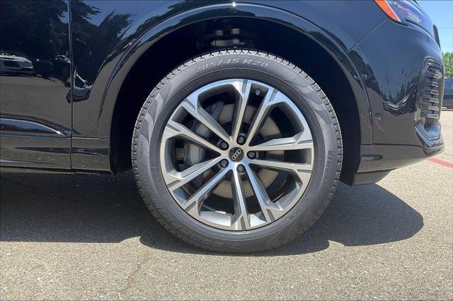 new 2025 Audi Q7 car, priced at $69,295