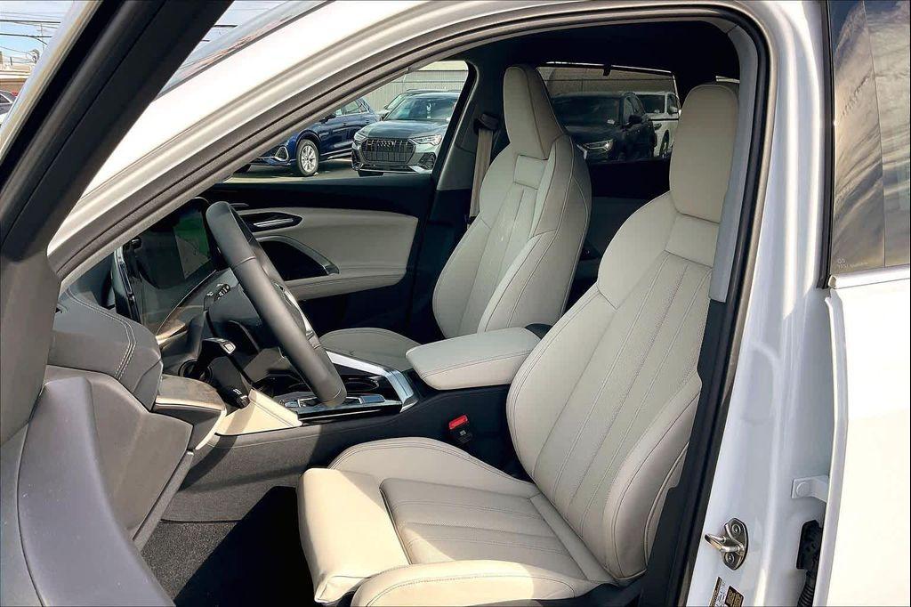 new 2025 Audi Q5 car, priced at $59,995