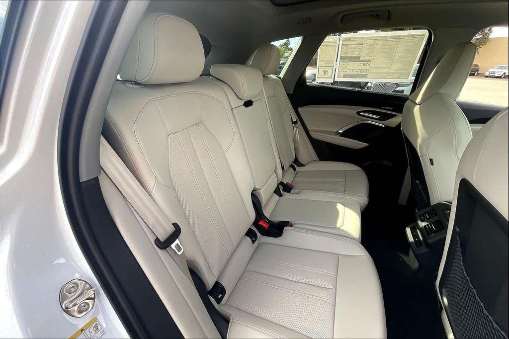 new 2025 Audi Q5 car, priced at $59,995