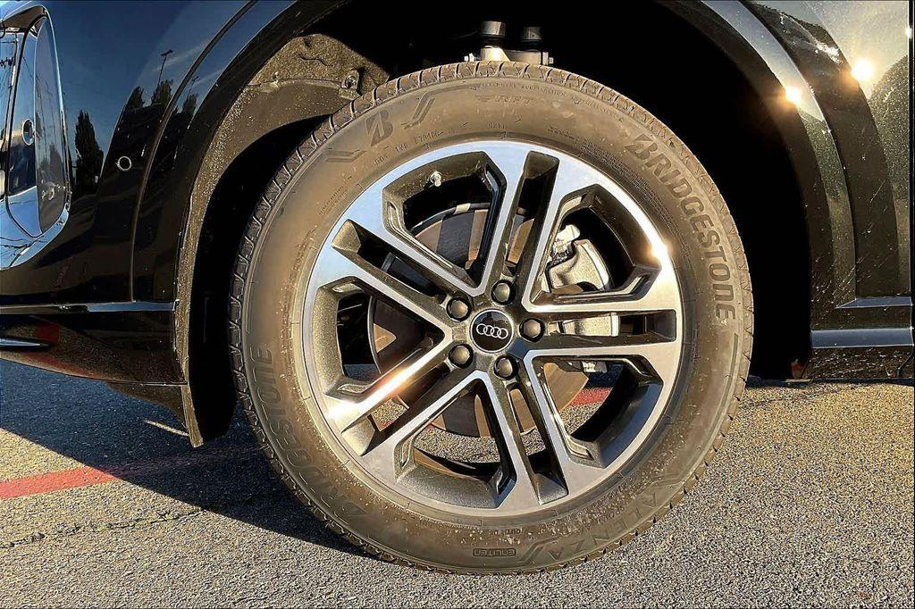 new 2025 Audi Q5 car, priced at $61,240