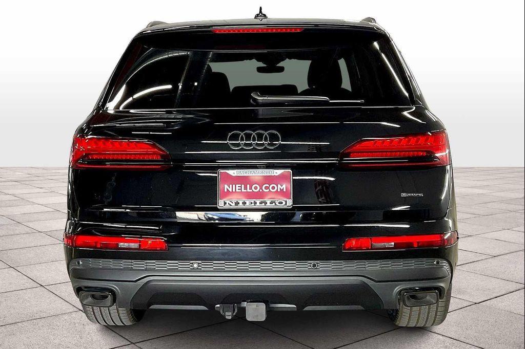 new 2025 Audi Q7 car, priced at $76,050